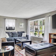 Saratoga Track House, Pet Friendly, Workspace