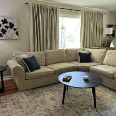 Charming Sunlit 6 Bed 3 Full Bath Home with Pool Table