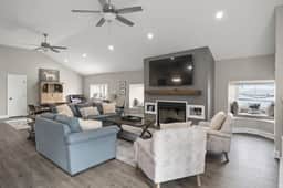 Lakefront House Near Track 8 Bedrooms!