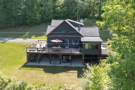 Unique 30 Acre Waterfront Retreat - Image 1