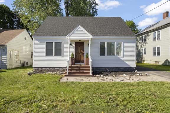 Charles Cottage Near Warren St New Renovation - Image 1
