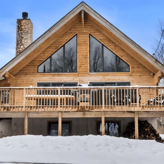 Jumbo Log Cabin Near Town & Mtn - Image 1