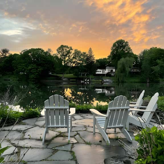 Lake Front Cottage with Sun Soaked Terraces - Image 1