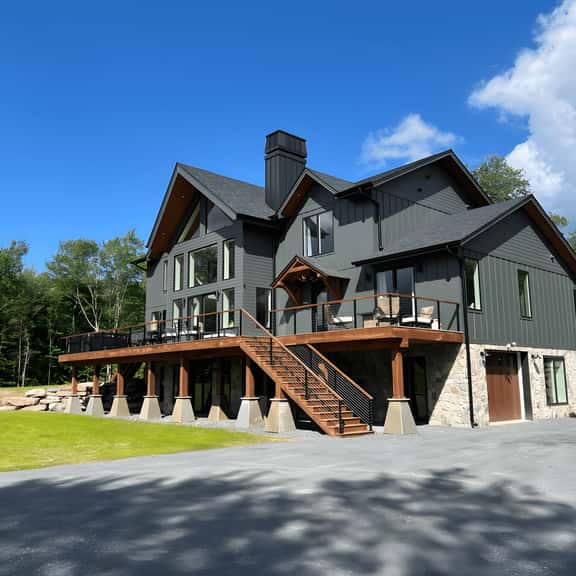 Brand New Mountain View House - Image 1