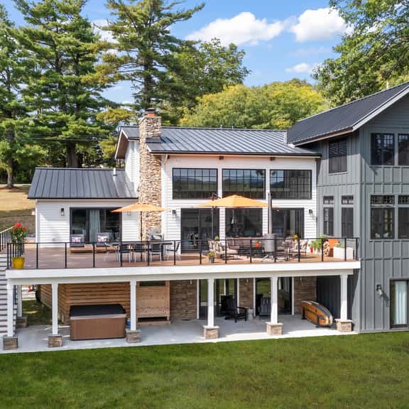 Lake Front • Private Beach • Deck & Dock • Golf - Image 1