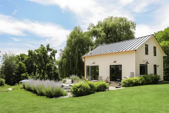 Farmhouse • Secluded • Under 10 mins to Hudson NY