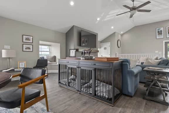 Lakefront House Near Track 8 Bedrooms!